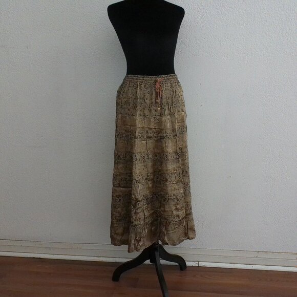 A-list by Wrapper, Beige Maxi skirt, Shiny, India style - Picture 2 of 8